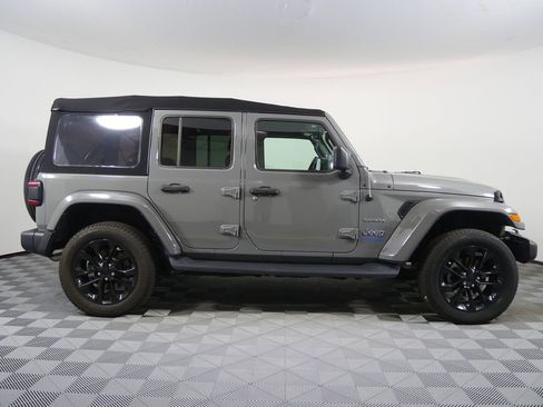 Used 2021 Jeep Wrangler Unlimited Sahara image 2