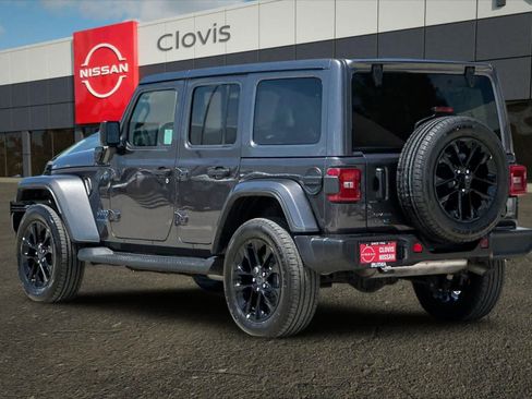 Used 2025 Jeep Wrangler Unlimited Sahara AWD/4WD image 7