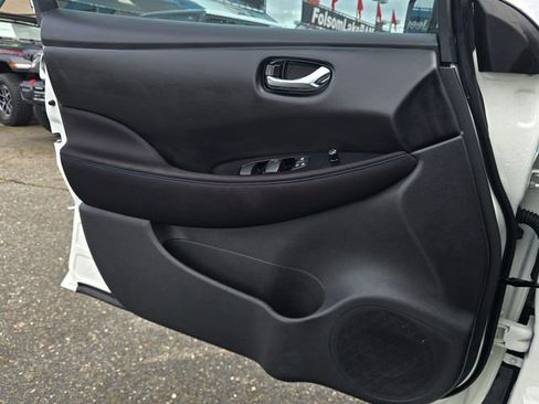 Used 2022 Nissan Leaf SV image 18