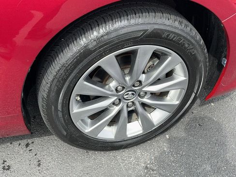 Used 2017 Toyota Camry XLE w/ Moonroof Package image 7