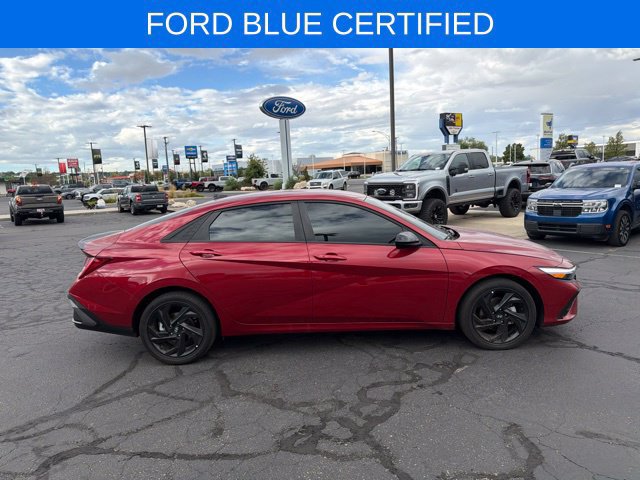 Used 2026 Hyundai Elantra SEL w/ Cargo Package FWD image 4