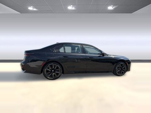 New 2026 BMW 740i image 18
