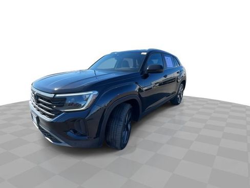 Used 2024 Volkswagen Atlas Cross Sport SE image 4