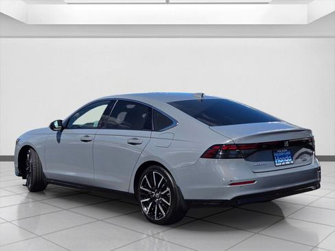 Used 2024 Honda Accord Touring image 7