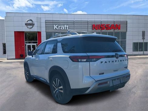 New 2025 Nissan Pathfinder Platinum w/ Black Appearance Package image 5