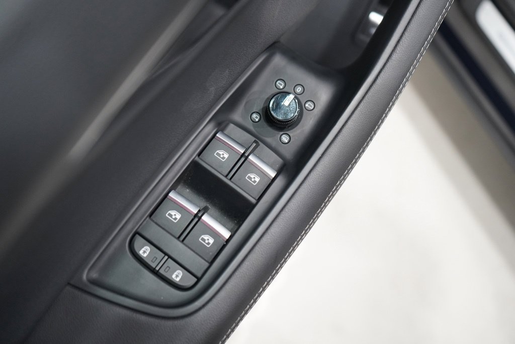 Used 2025 Audi Q8 Premium Plus AWD/4WD image 20