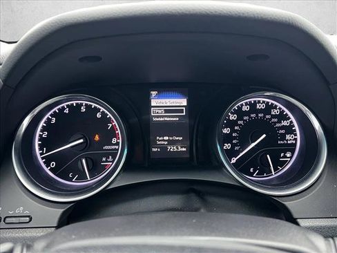 Used 2019 Toyota Camry SE image 12