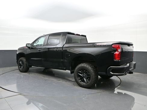 Used 2021 Chevrolet Silverado 1500 Custom Trail Boss w/ LPO, Dark Essentials Package image 5