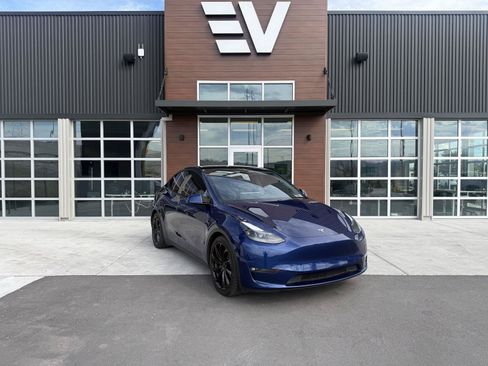 Used 2023 Tesla Model Y Performance AWD/4WD image 1