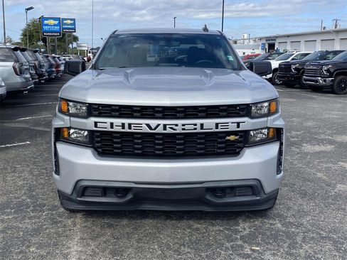 Used 2020 Chevrolet Silverado 1500 Custom w/ Custom Value Package image 2