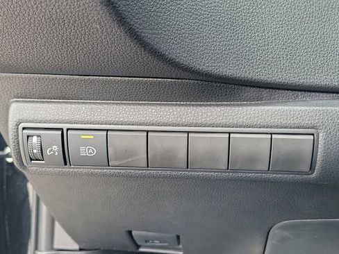 Used 2026 Toyota Corolla LE image 20