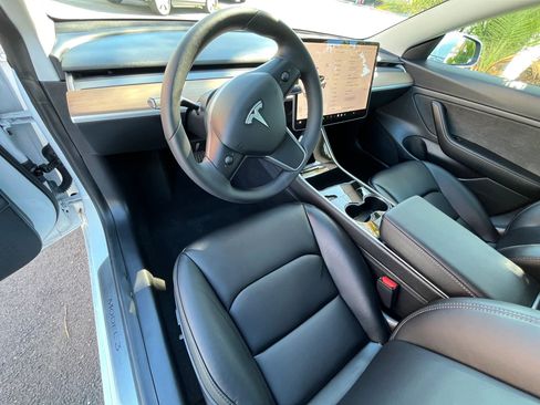 Used 2020 Tesla Model 3 Standard Range Plus RWD image 8