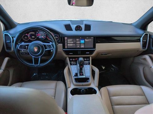 Used 2019 Porsche Cayenne AWD/4WD image 18