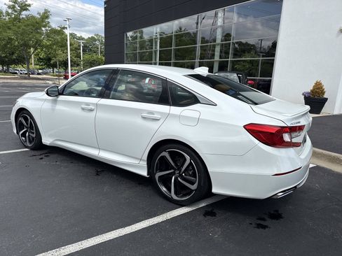 Used 2018 Honda Accord Sport image 8