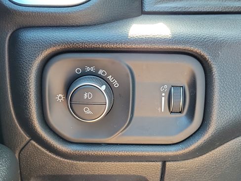 Used 2024 RAM 1500 Big Horn RWD image 25