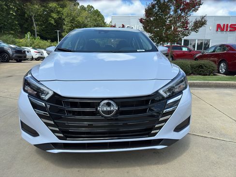 New 2025 Nissan Versa SV w/ Trunk Package image 9