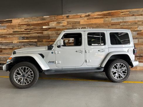 Used 2024 Jeep Wrangler High Altitude AWD/4WD image 19