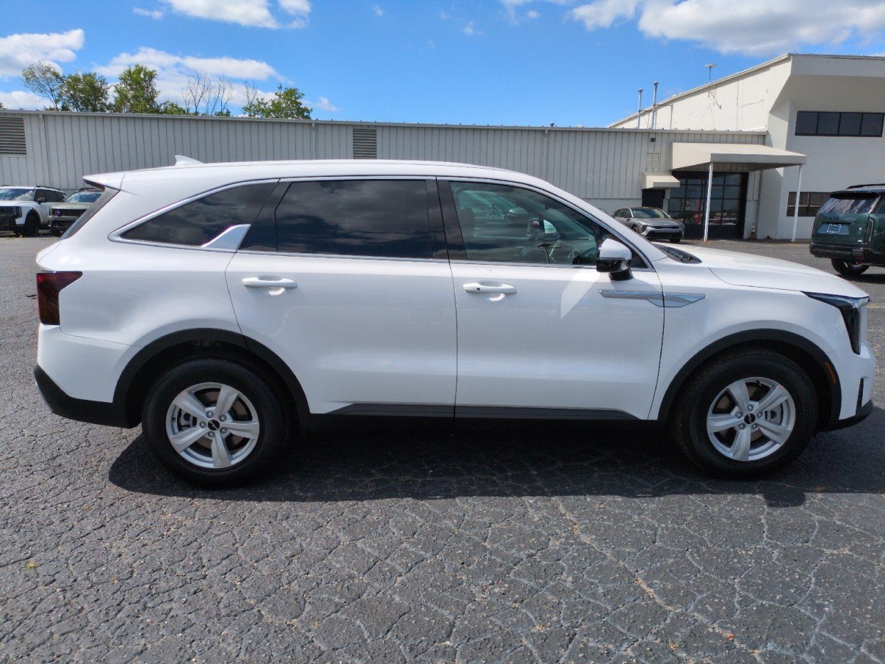 New 2026 Kia Sorento LX FWD image 8