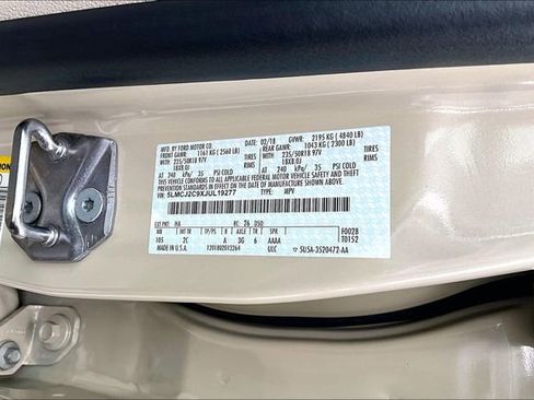 Used 2018 Lincoln MKC Select w/ Select Plus Package FWD image 16