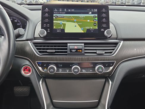 Used 2020 Honda Accord Touring image 25