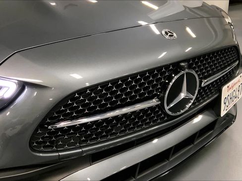 Used 2025 Mercedes-Benz C 300 Sedan image 29
