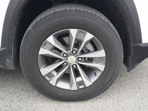 New 2025 Chevrolet Equinox LT w/ Safety and Technology Package image 13