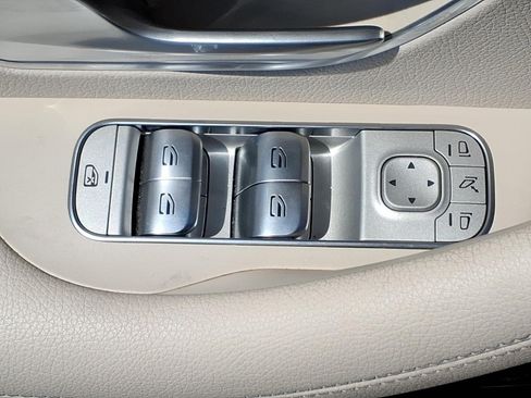 Used 2024 Mercedes-Benz GLS 450 4MATIC image 27