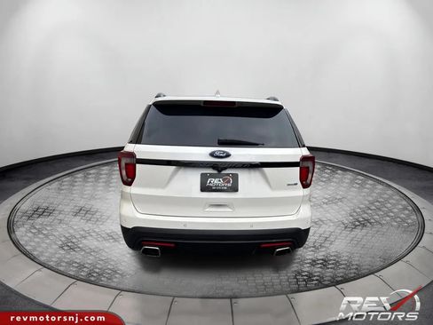 Used 2016 Ford Explorer Sport w/ Equipment Group 401A AWD/4WD image 4