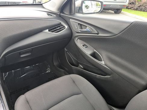 Used 2025 Chevrolet Malibu LT image 15
