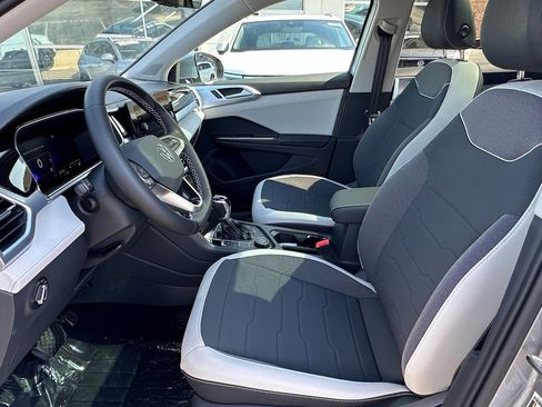 New 2025 Volkswagen Taos SE image 16