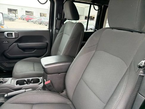 Used 2018 Jeep Wrangler Unlimited Sport S AWD/4WD image 19