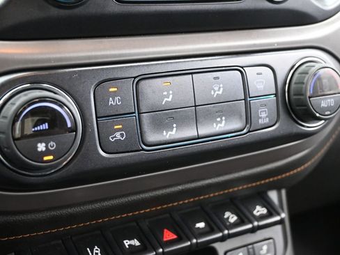 Used 2022 GMC Canyon AT4 w/ Driver Alert Package image 16