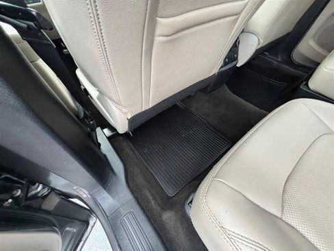 Used 2018 Ford Explorer Limited image 21