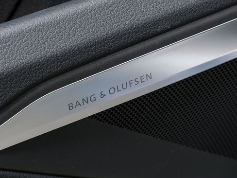 Certified 2024 Audi Q8 e-tron Prestige image 7