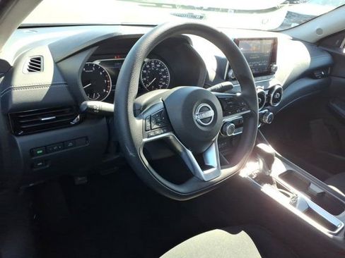 Used 2025 Nissan Sentra SV FWD image 8