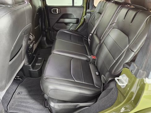 Used 2022 Jeep Wrangler Unlimited Sahara image 34