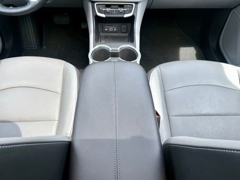 Used 2023 GMC Terrain SLT w/ Tech Package FWD image 24