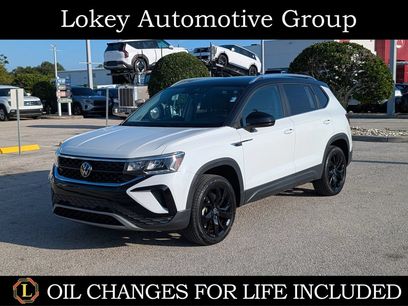 Certified 2023 Volkswagen Taos SE w/ Panoramic Sunroof Package