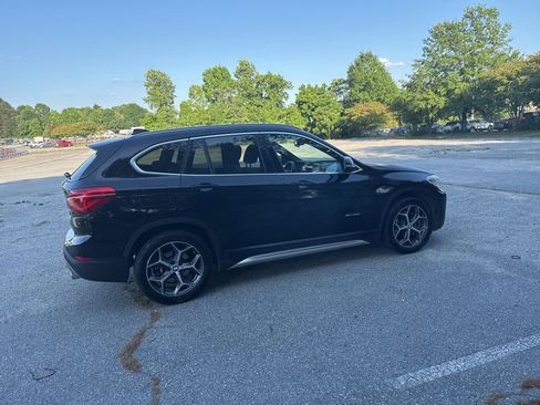 Used 2017 BMW X1 sDrive28i FWD image 5