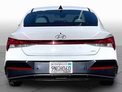 Used 2024 Hyundai Elantra Limited FWD image 4