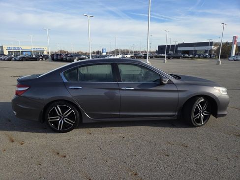 Used 2017 Honda Accord Sport Special Edition image 18