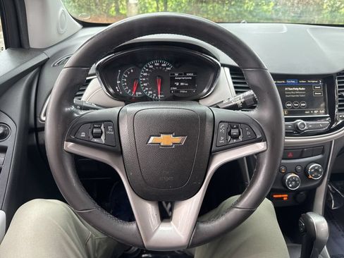 Used 2018 Chevrolet Trax LT w/ Driver Confidence Package FWD image 43
