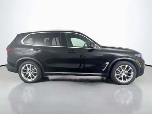 Used 2026 BMW X5 xDrive50e w/ Climate Comfort Package AWD/4WD image 7