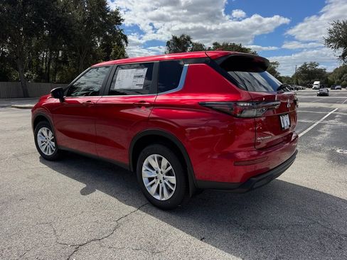 New 2025 Mitsubishi Outlander ES FWD image 5
