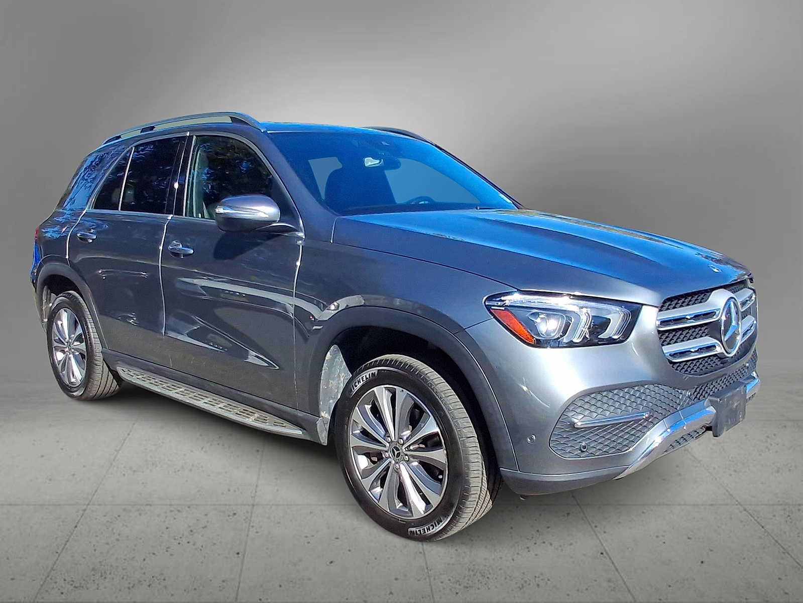 Used 2022 Mercedes-Benz GLE 350 4MATIC image 2