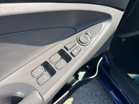 Used 2011 Hyundai Sonata GLS w/ Popular Equipment Pkg 2 FWD image 11