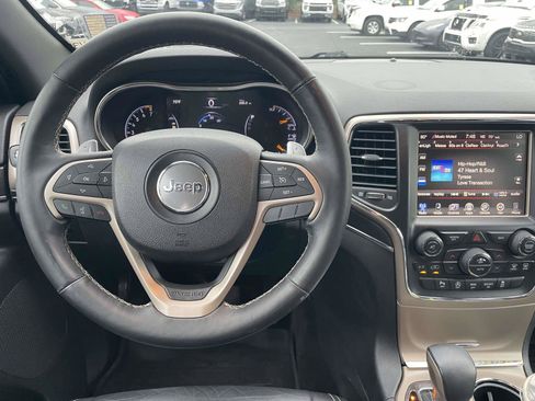 Used 2017 Jeep Grand Cherokee Limited AWD/4WD image 15