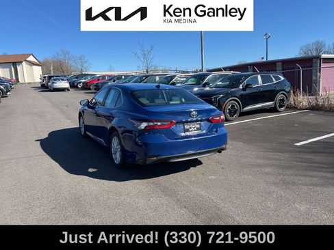 Used 2023 Toyota Camry LE image 7