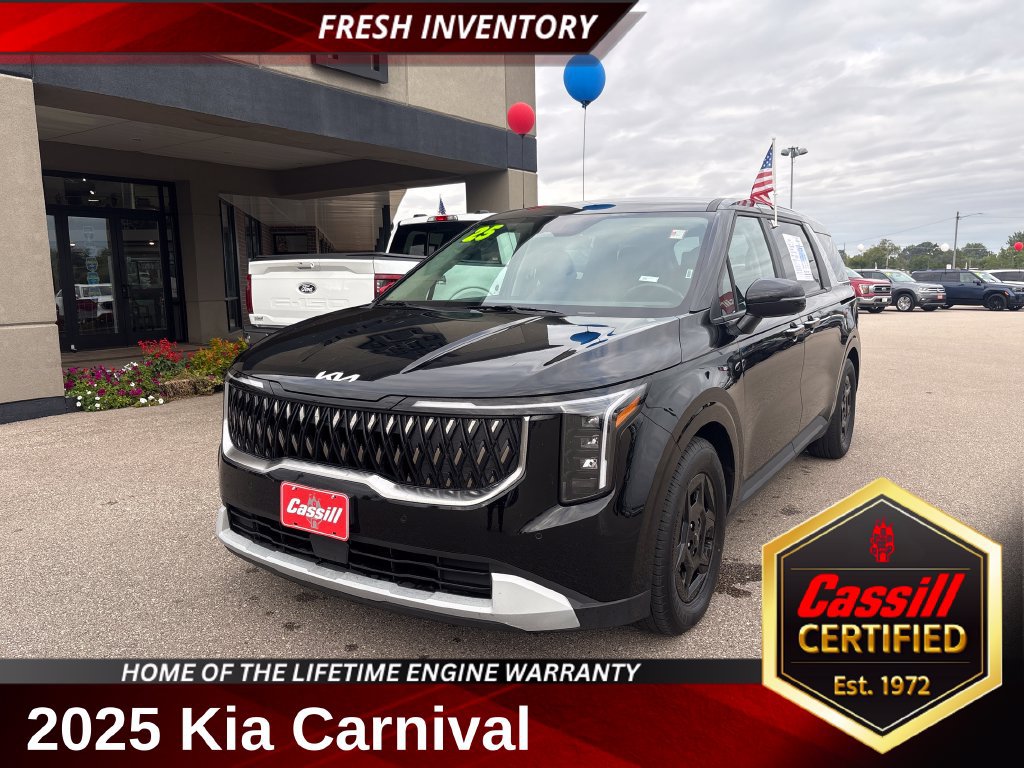 Used 2025 Kia Carnival FWD image 1