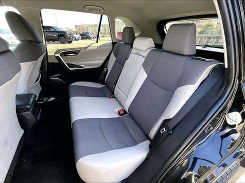 Used 2023 Toyota RAV4 XLE image 24
